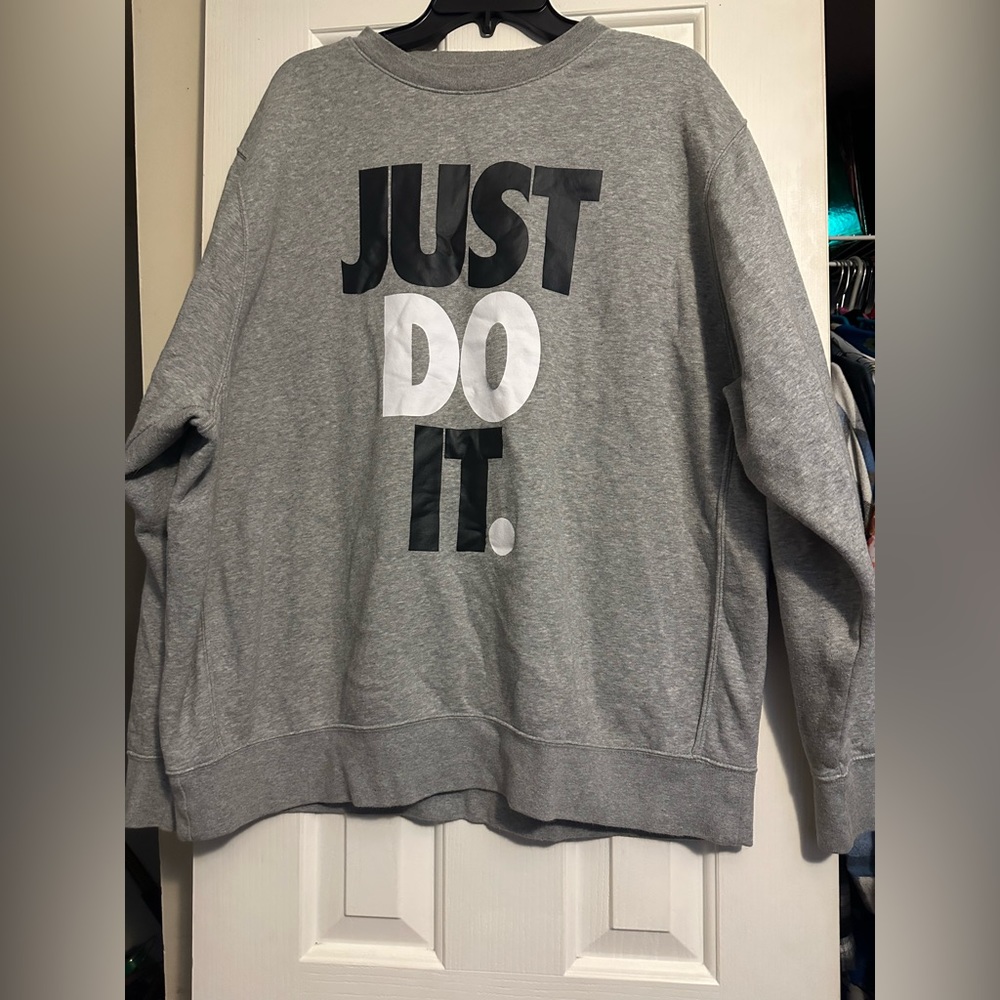 Men’s Nike crewneck